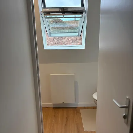 Cozy Urban Cocoon With Mezzanine Fives Metro Appartement Rijsel