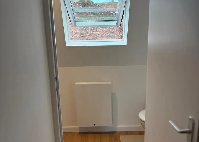 Cozy Urban Cocoon With Mezzanine Fives Metro Appartement Rijsel