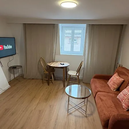 Cozy Urban Cocoon With Mezzanine Fives Metro * Lilla